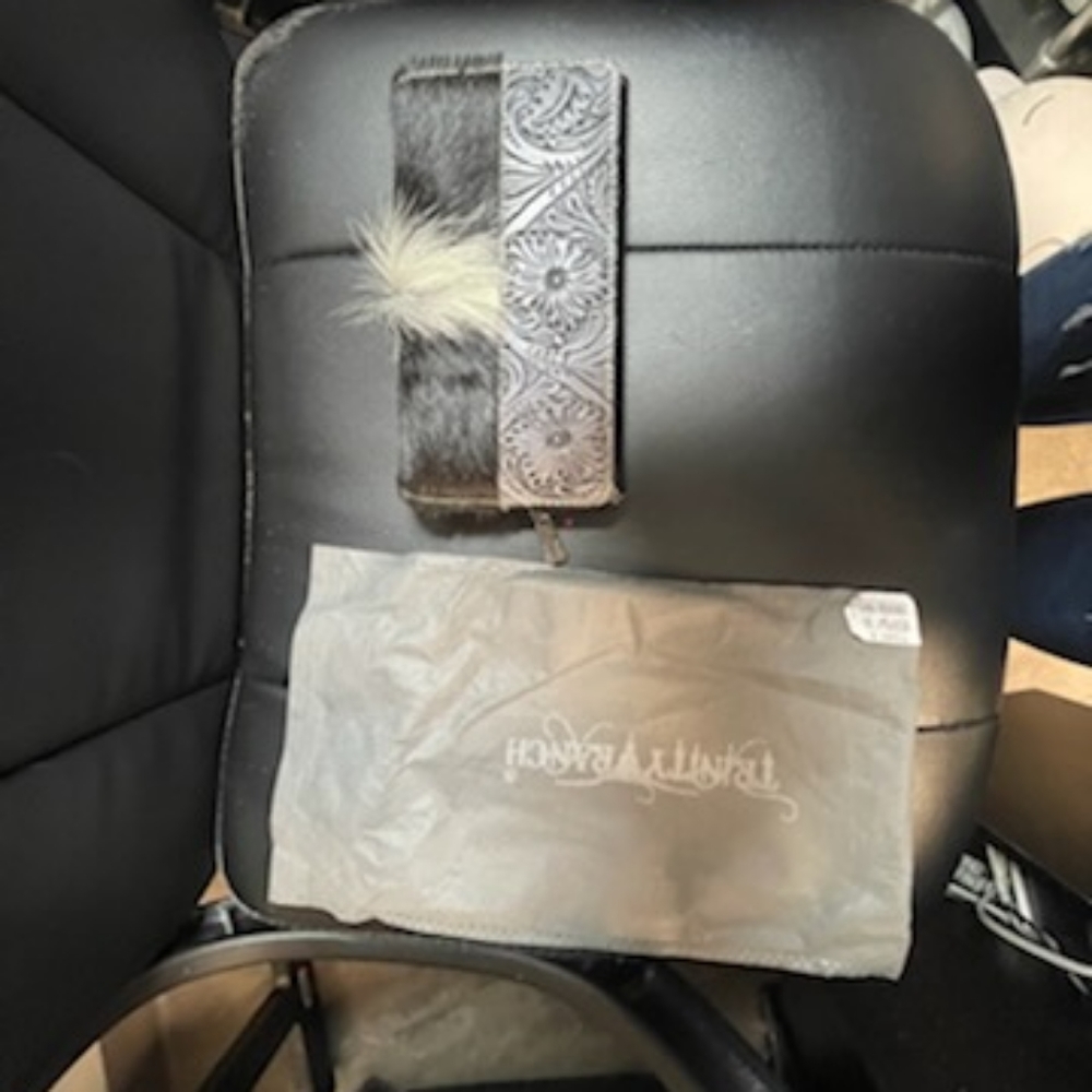Trinity Ranch purse and wallet - Picture 9 of 10
